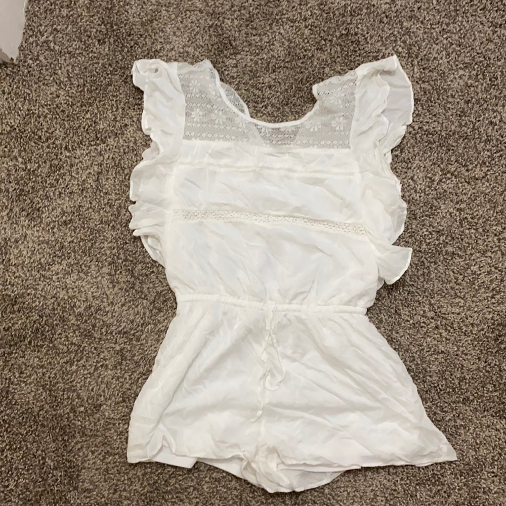 American eagle small white romper NWT